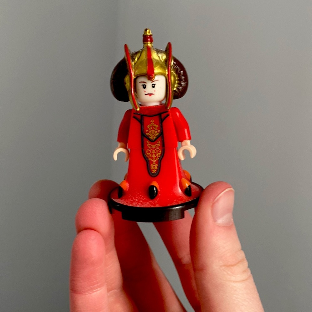 Used Queen Padme Amidala Lego Minifigure.